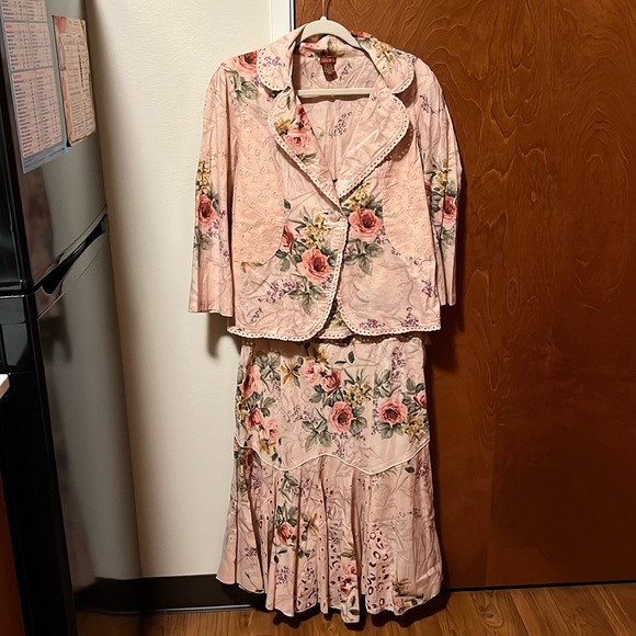 Julie G 2 piece jacket and skirt set-NWT - Picture 2 of 14